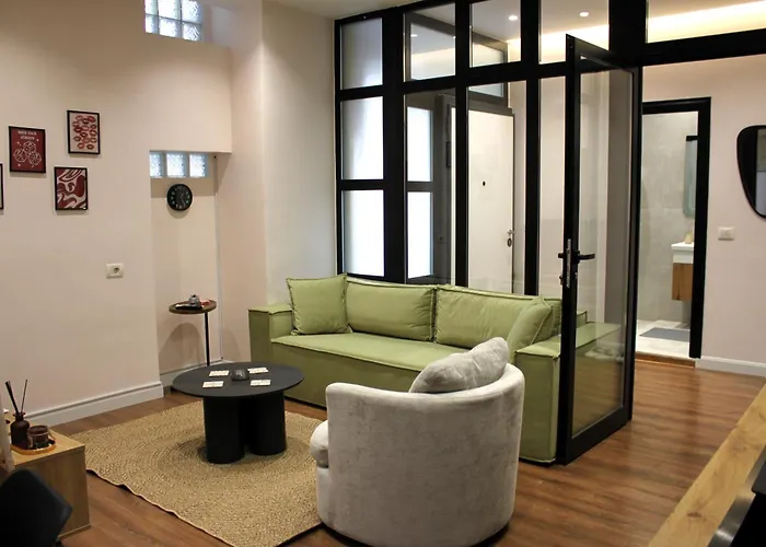 4 Nest #2 アパート